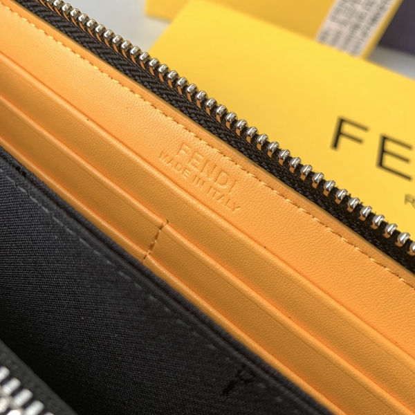 超激安ブランド財布偽物着用イメージ